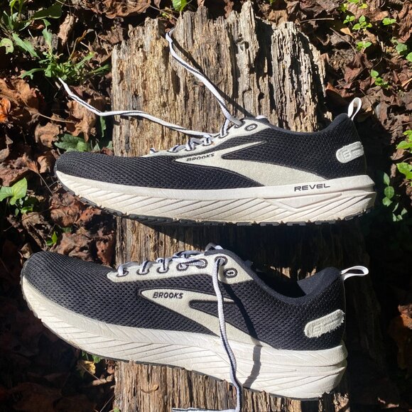 Brooks Revel, Men's size 11.5 - Picture 4 of 6